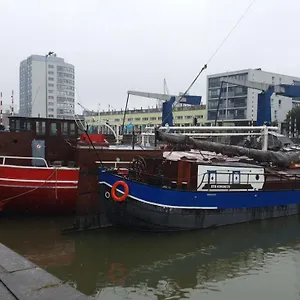  Botel Boat-apartment Fokkelina